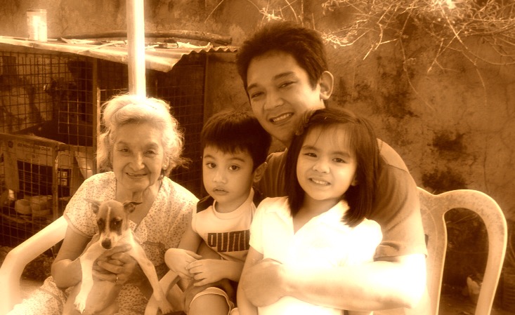 Dan Aguilar with Thierri, Vedder and Oma